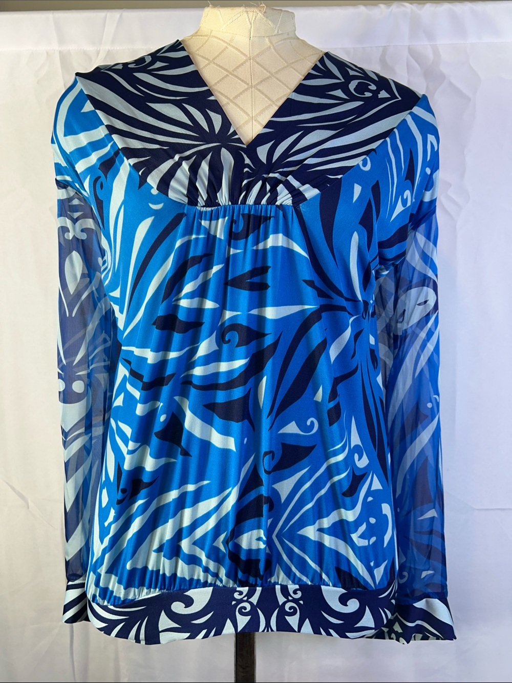 Analili Blue and Navy Abstract V-Neck Blouse Sheer Sleeve Size Small New